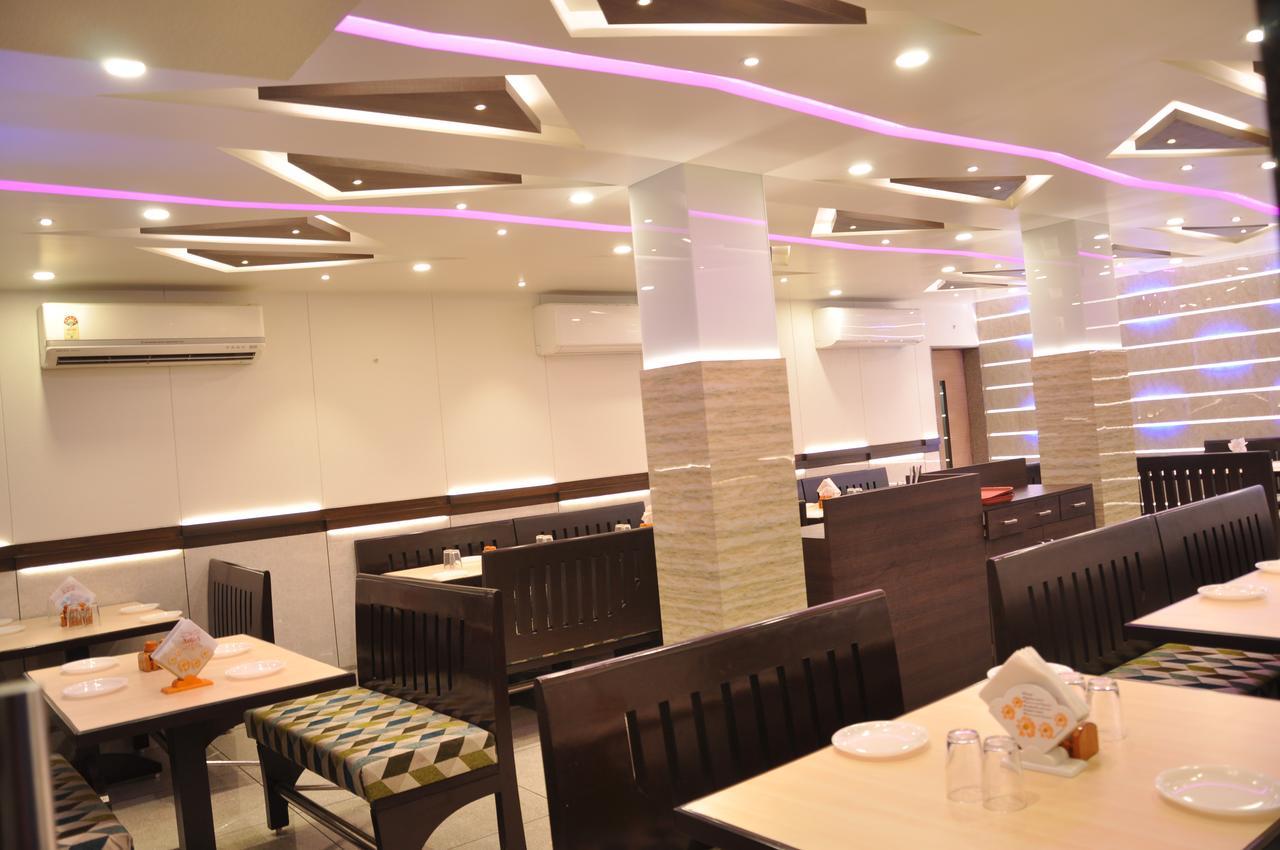 Ashish Restaurant And Guesthouse Сурат Экстерьер фото
