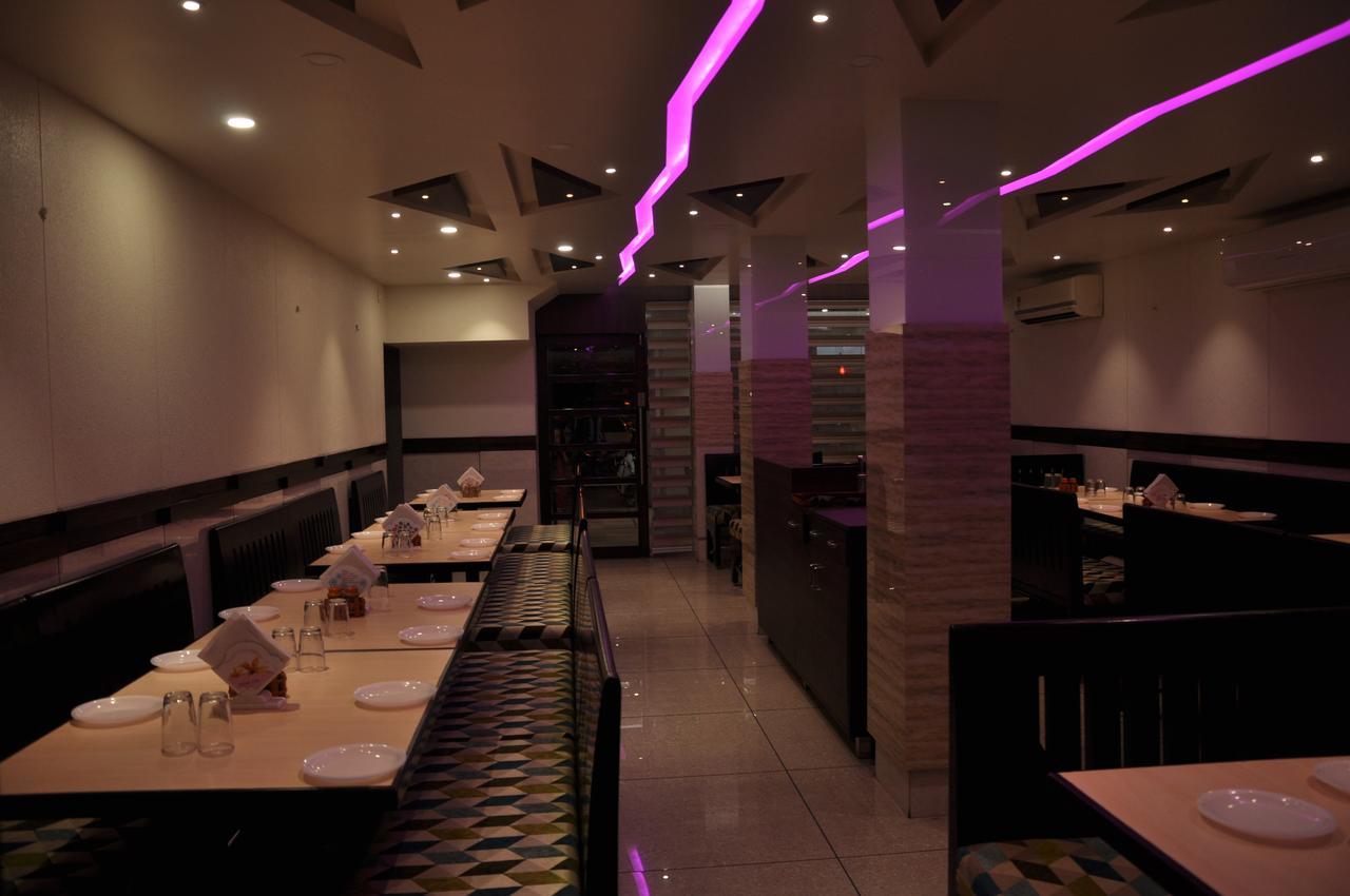 Ashish Restaurant And Guesthouse Сурат Экстерьер фото